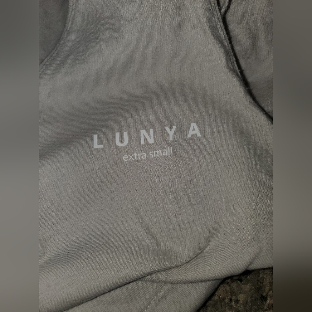 LUNYA - Picture 5 of 11